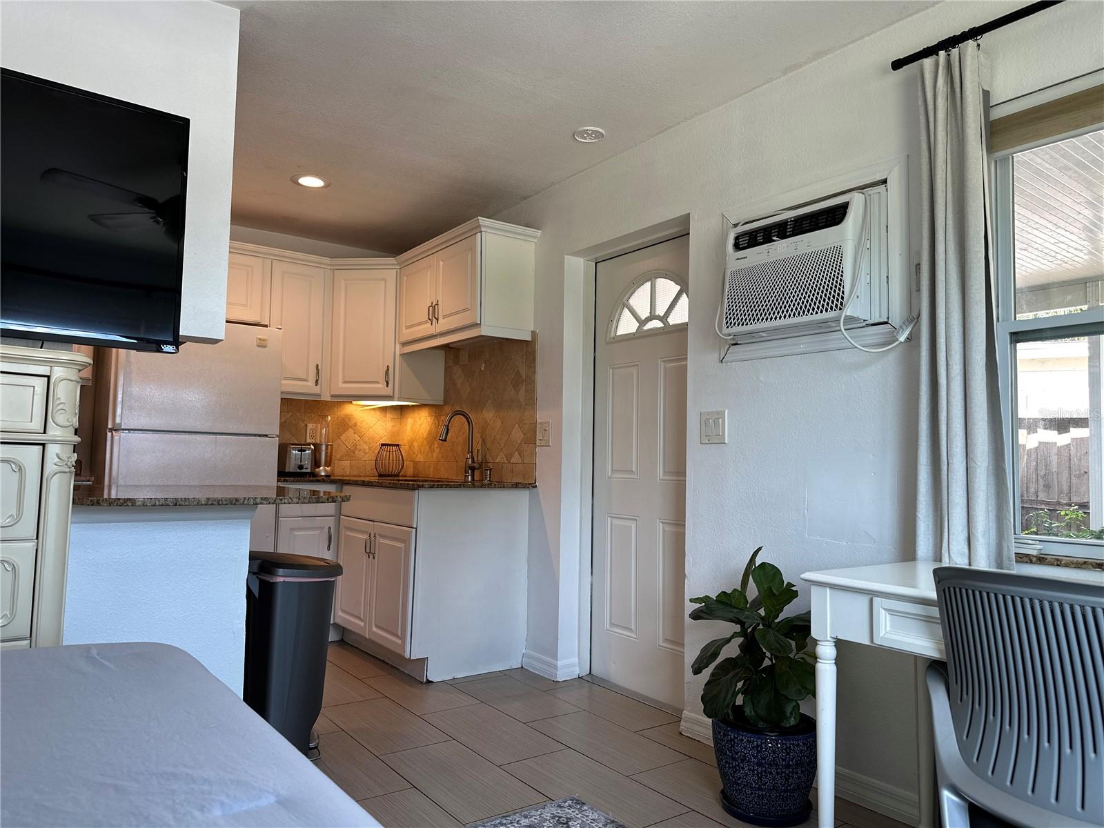 9372 88th Way Property Photo 9