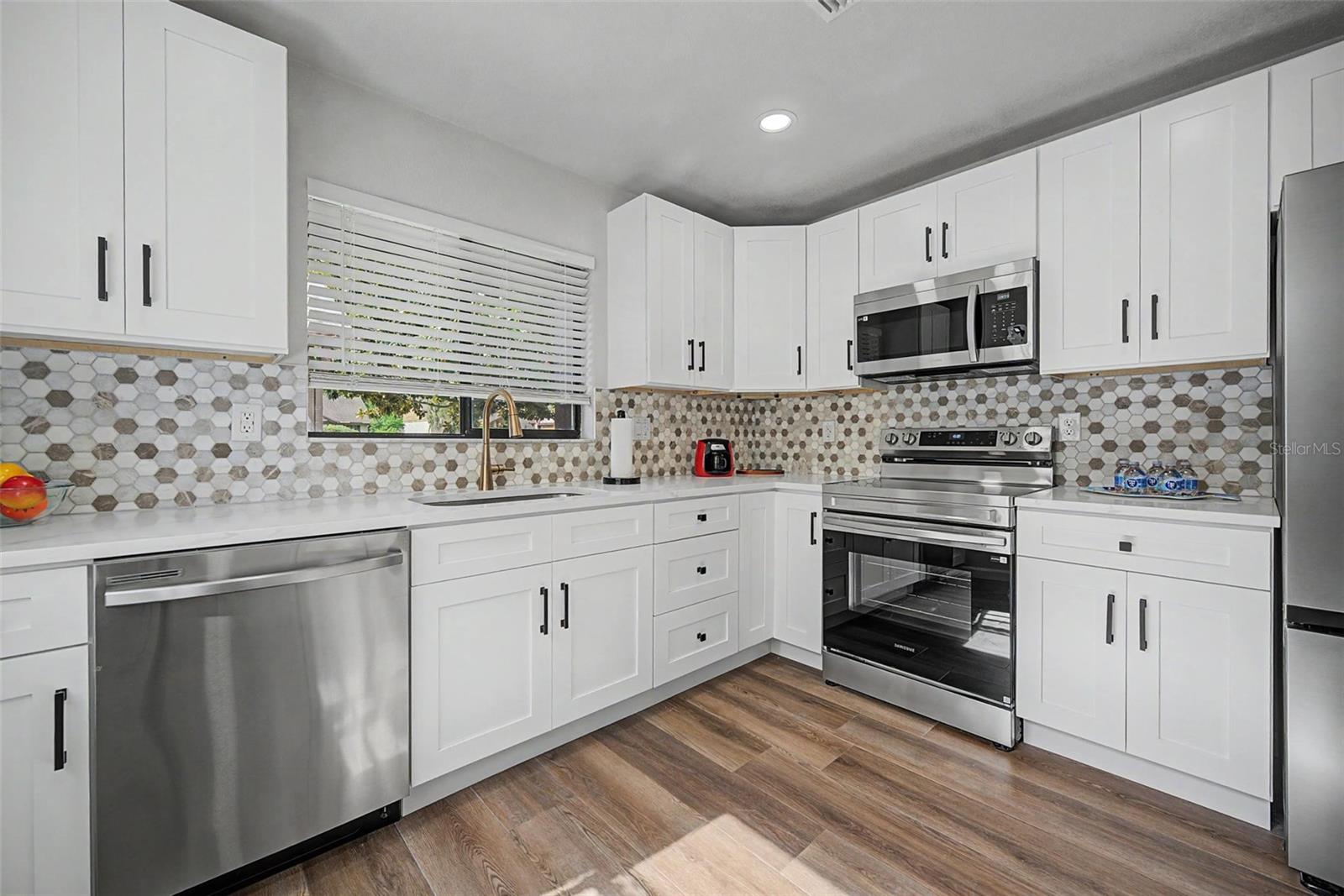 2218 Bay Berry Ln Property Photo 16