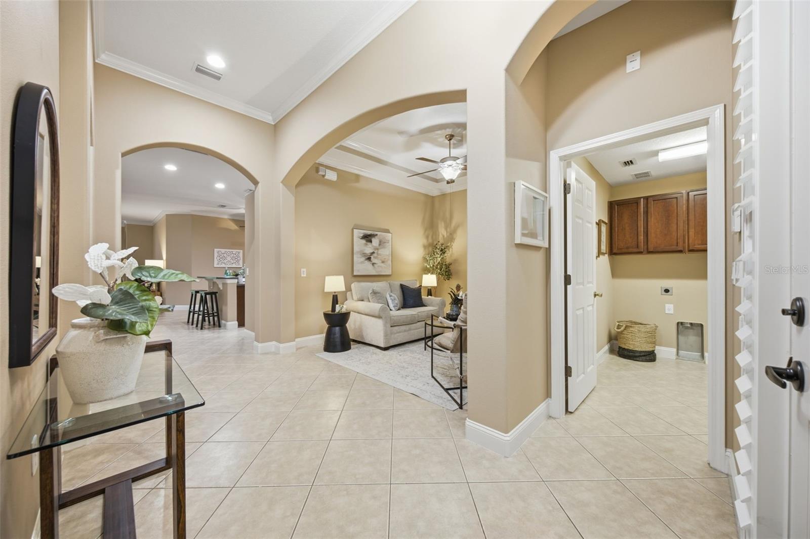 2821 Devonoak Blvd Property Photo 4