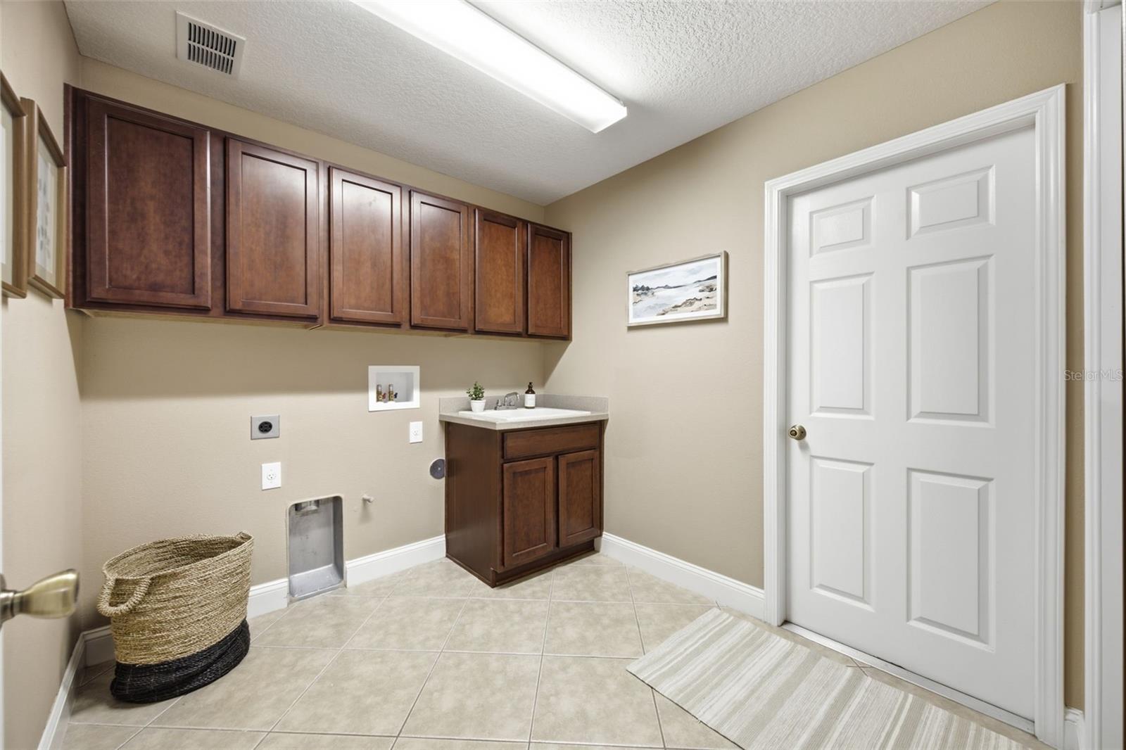 2821 Devonoak Blvd Property Photo 25