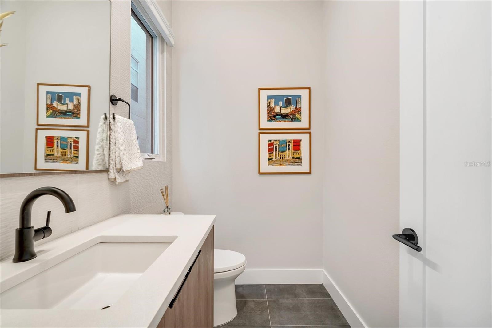 372 6th St S #12 Property Photo 12