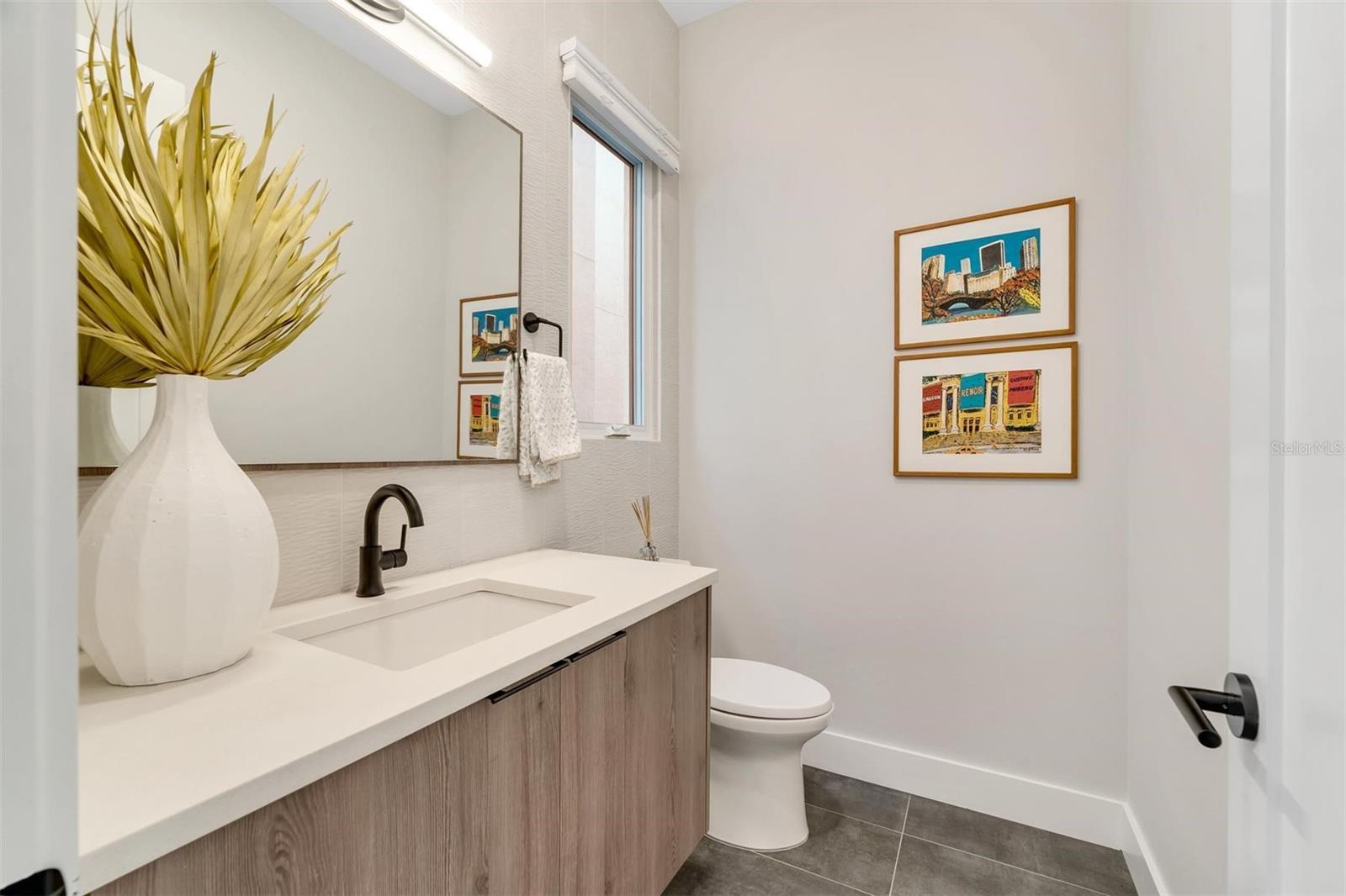 372 6th St S #12 Property Photo 13