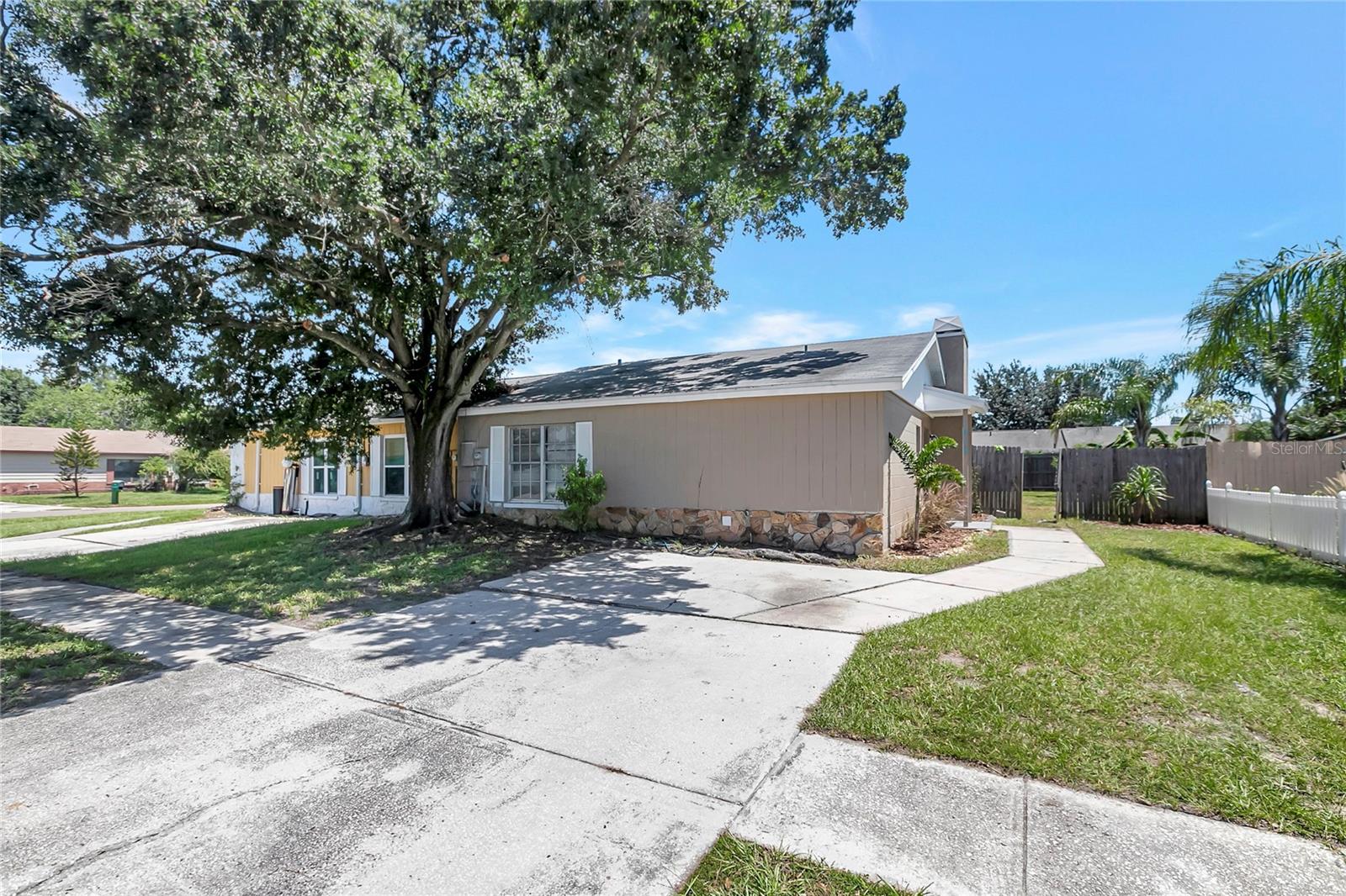 1212 COOLMONT DR Property Photo 1