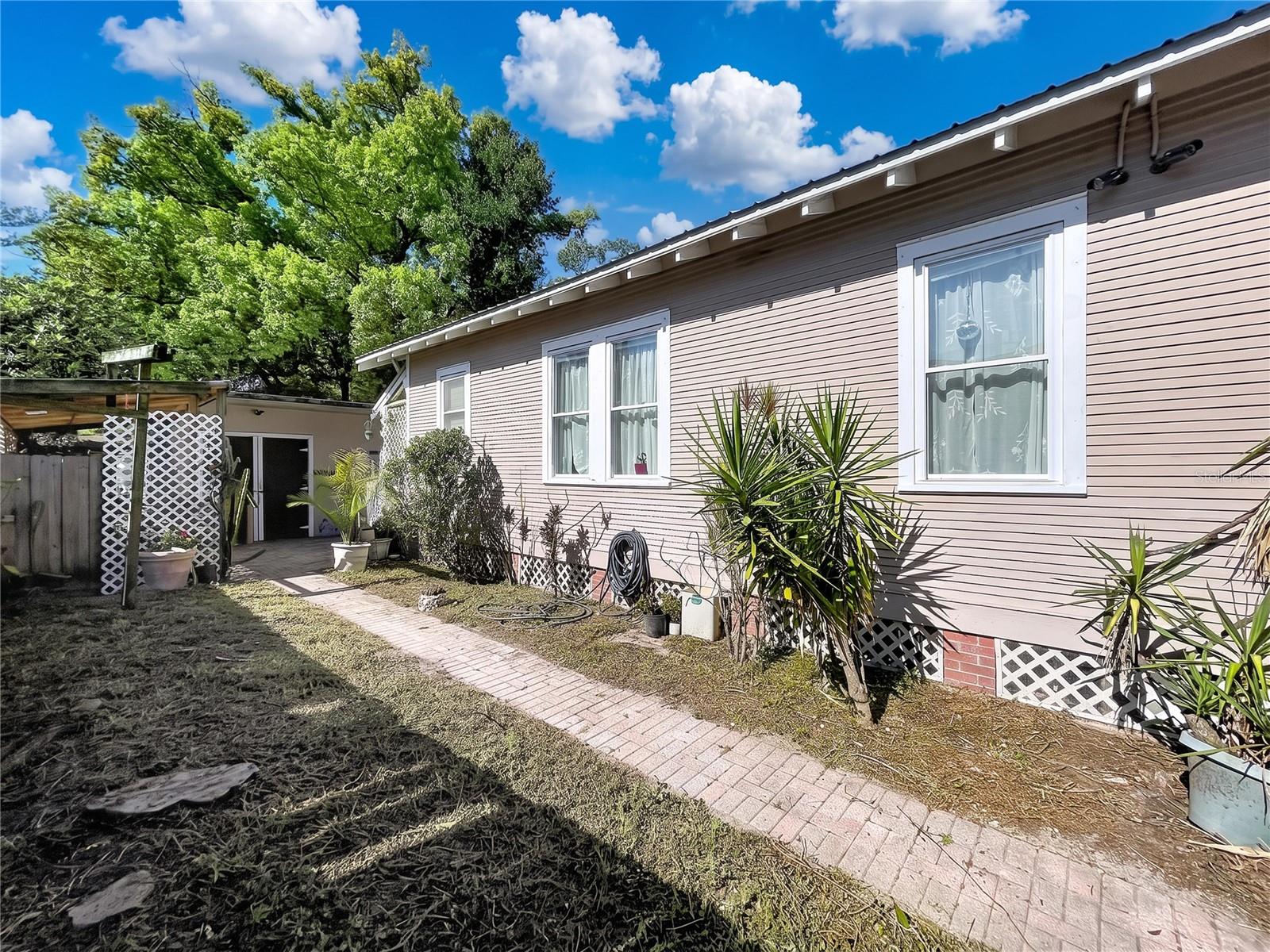 210 W Floribraska Ave Property Photo 37