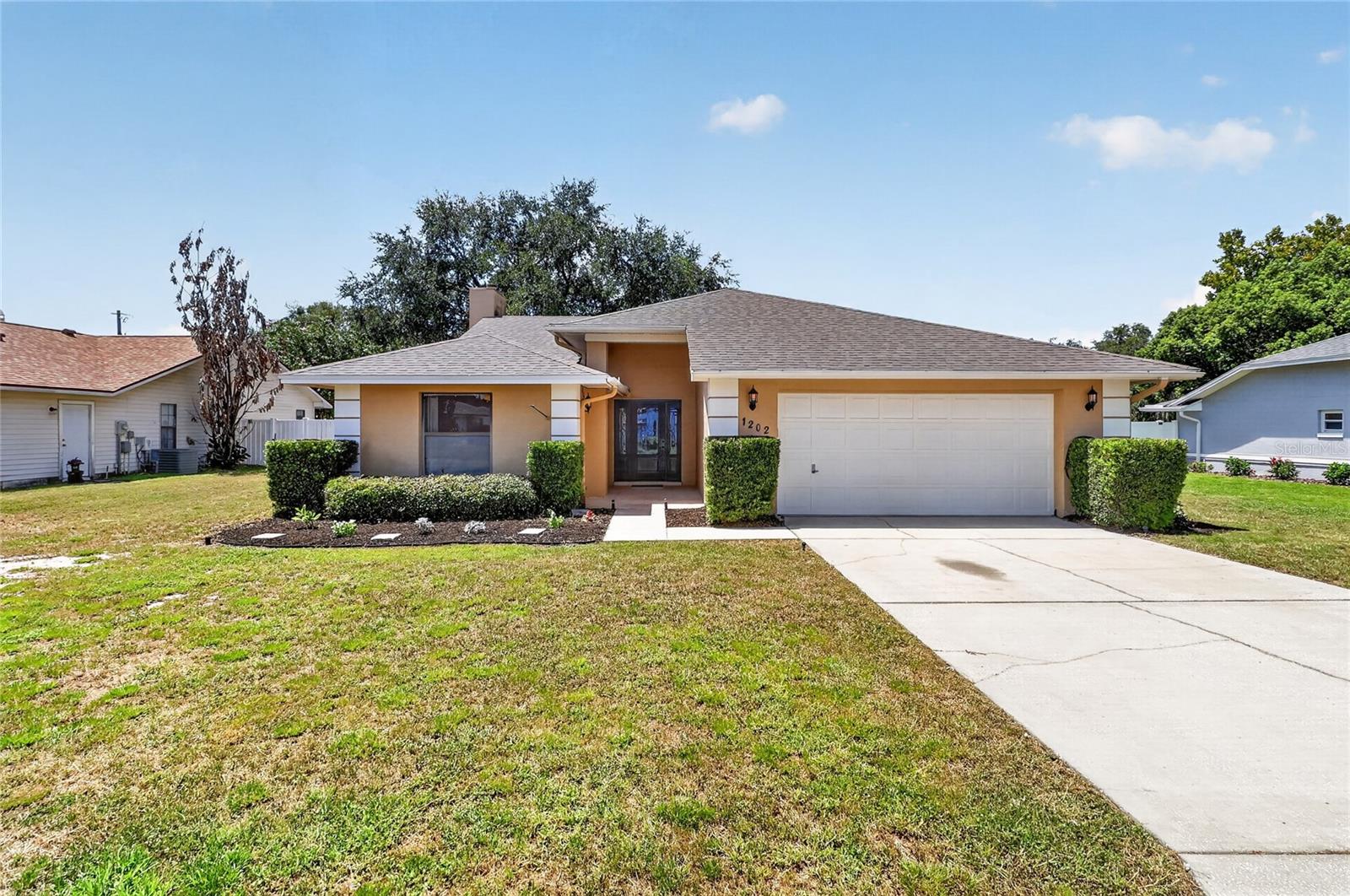 1202 Valencia Ln Property Photo 1