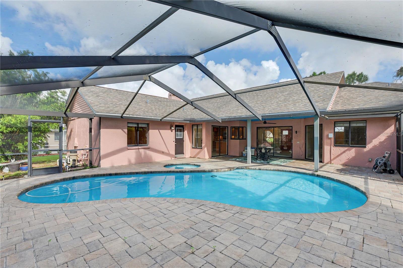 1703 Paddock Dr Property Photo 22