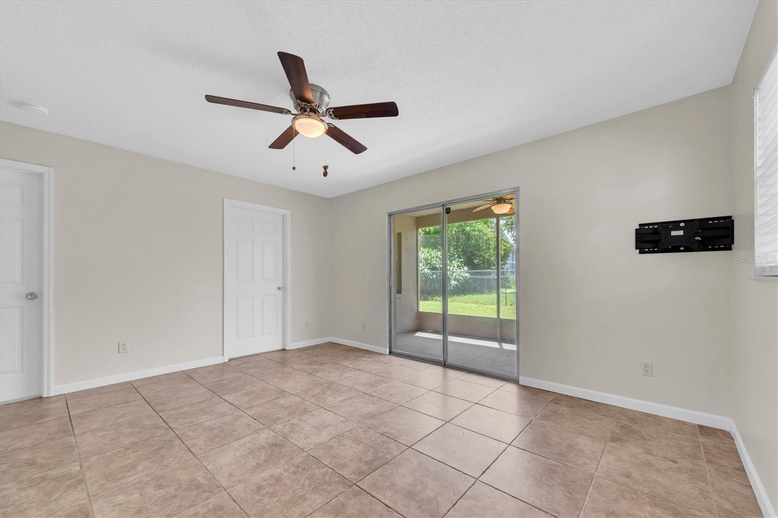 1521 13th St W Property Photo 6