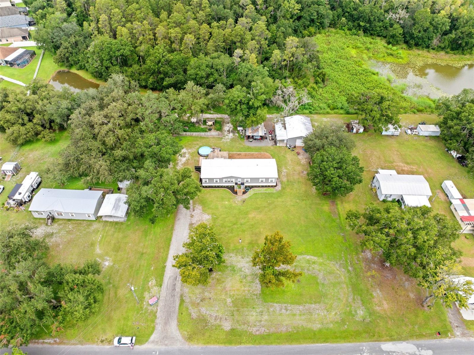 4045 Loury Dr Property Photo 4