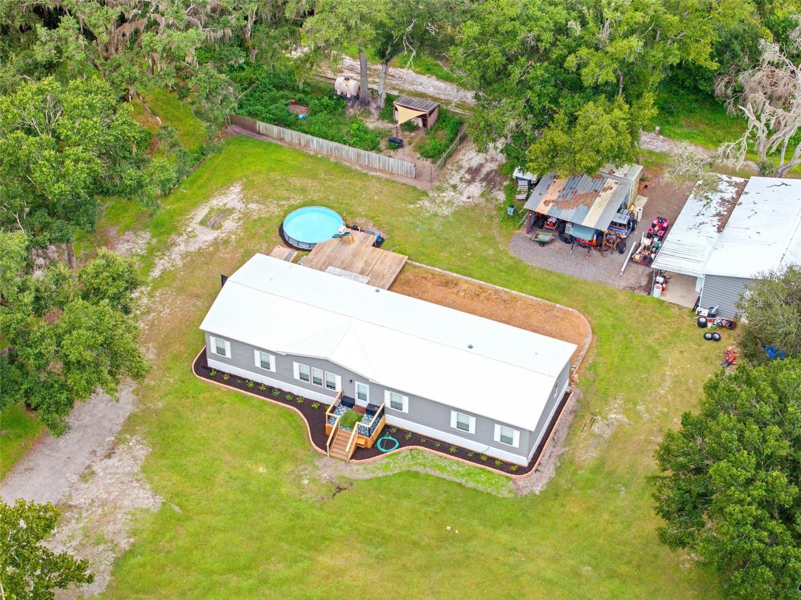 4045 Loury Dr Property Photo 6