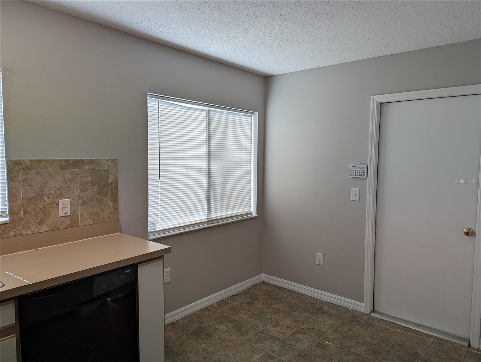 3120 Summer House Dr Property Photo 6