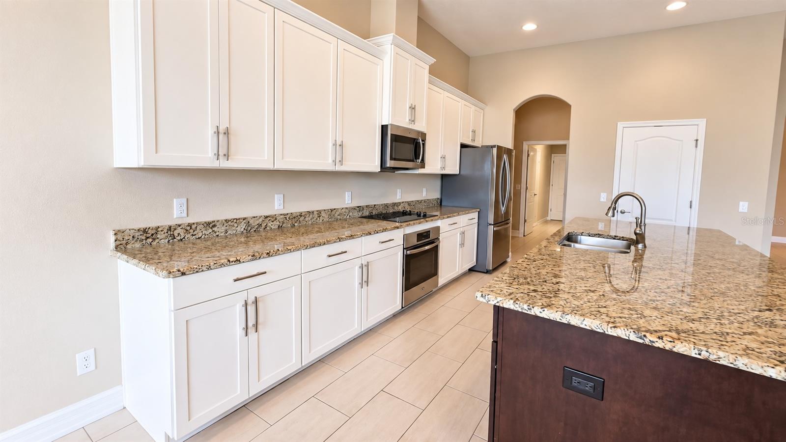 10619 Mistflower Ln Property Photo 9