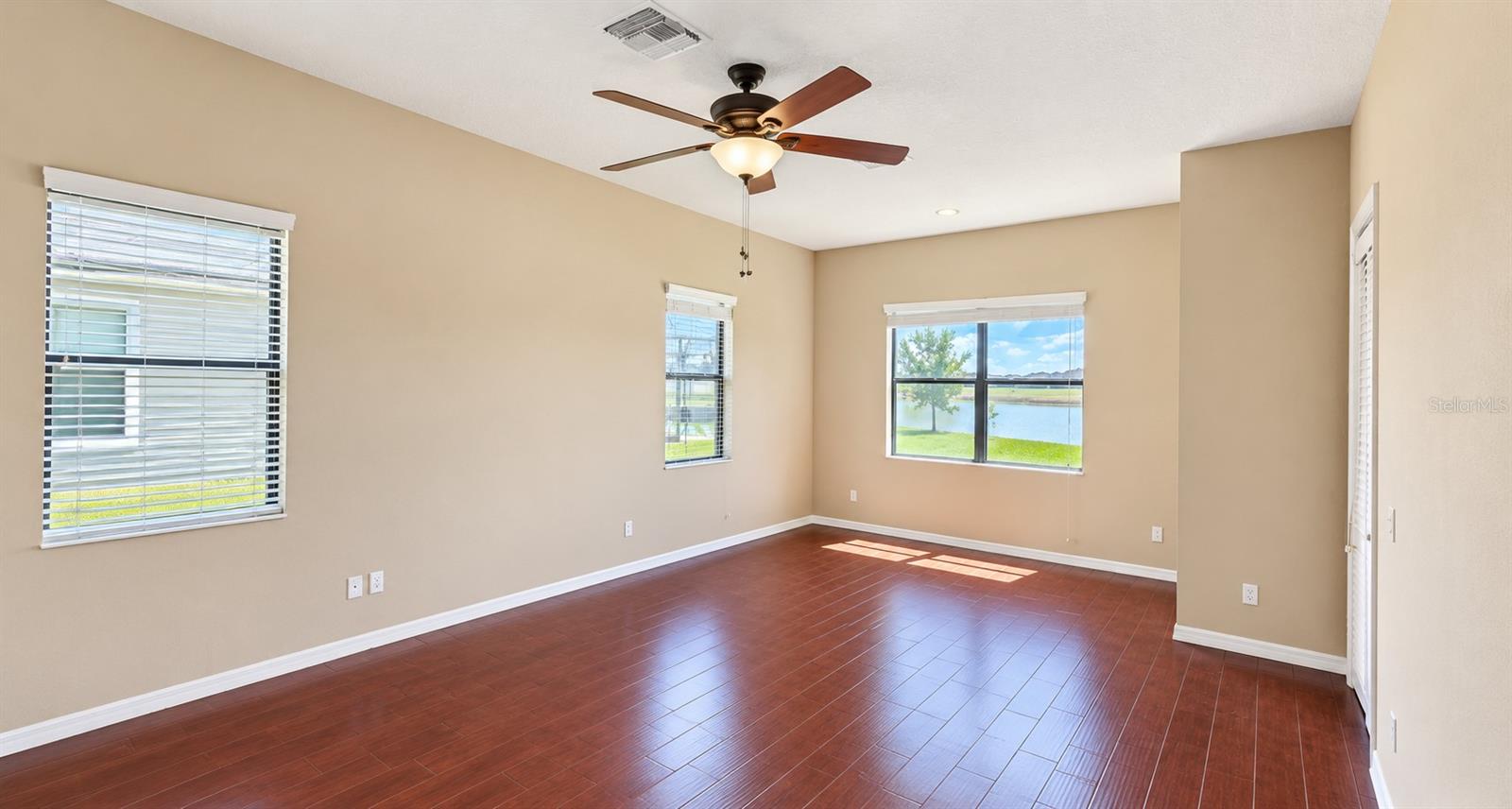 10619 Mistflower Ln Property Photo 14