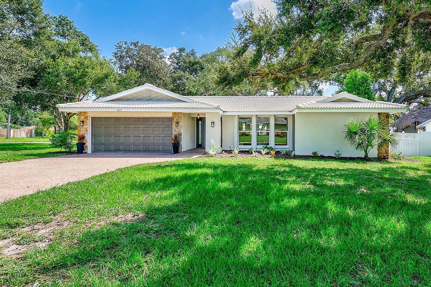 833 Tallowood Dr Property Photo 1