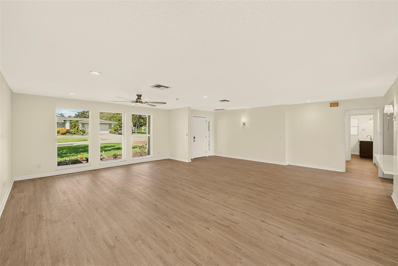 833 Tallowood Dr Property Photo 9