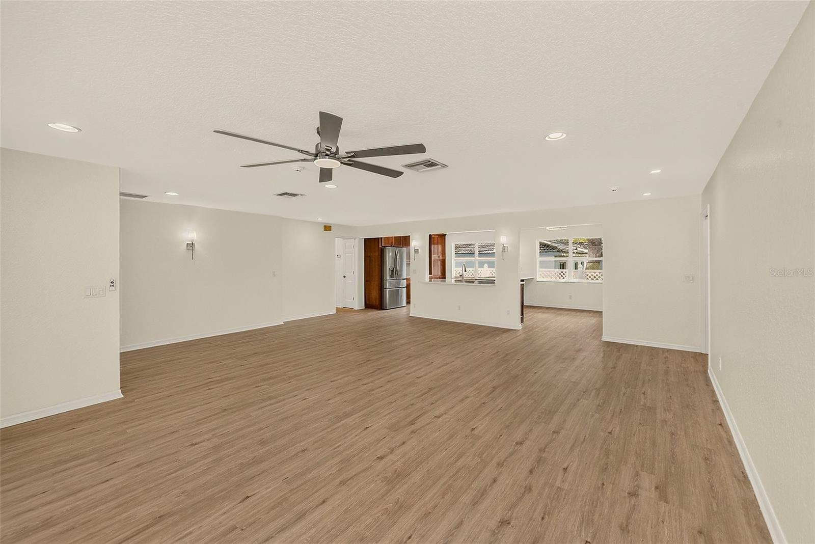 833 Tallowood Dr Property Photo 10
