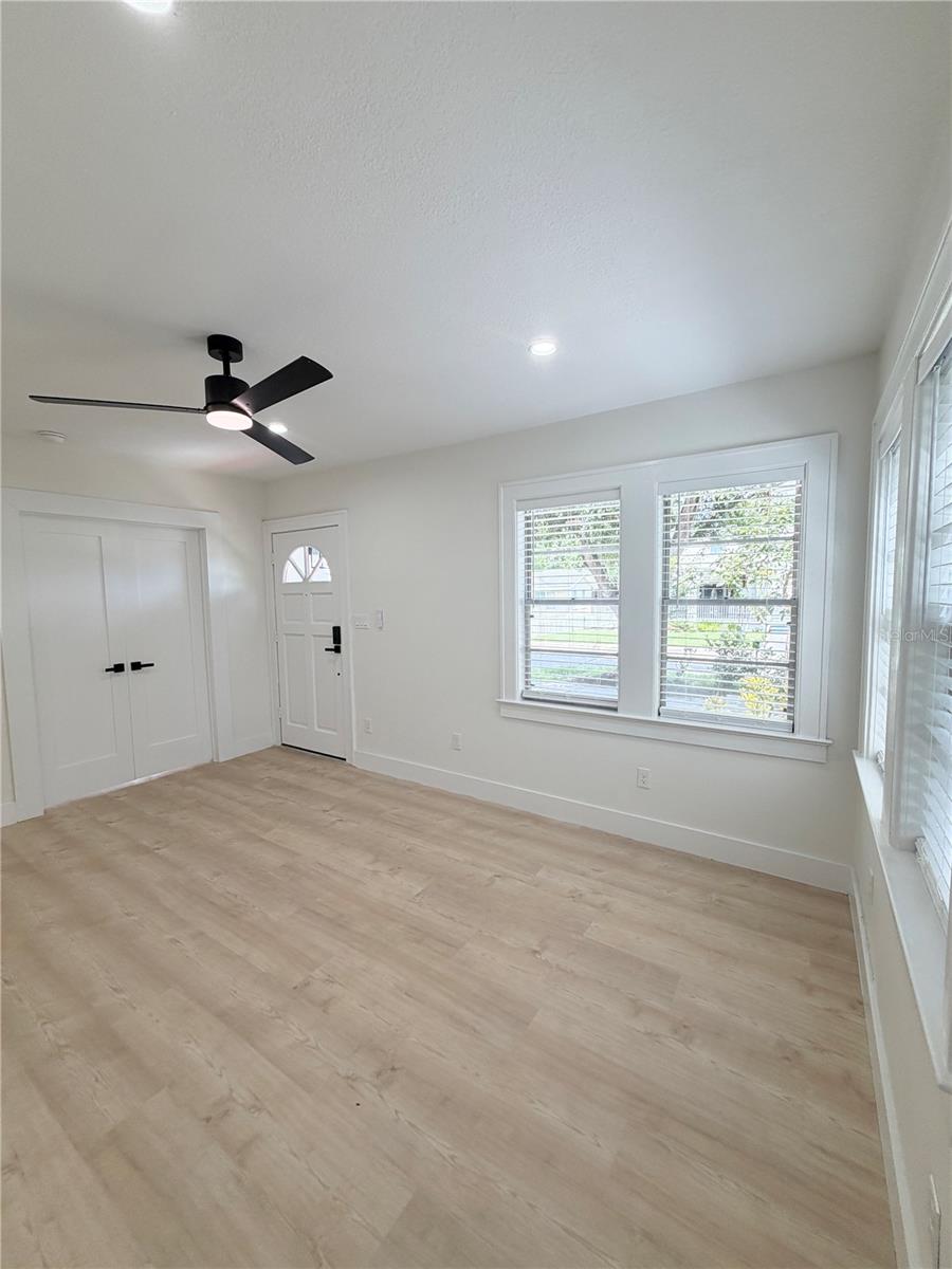 104 W Lambright St Property Photo 7
