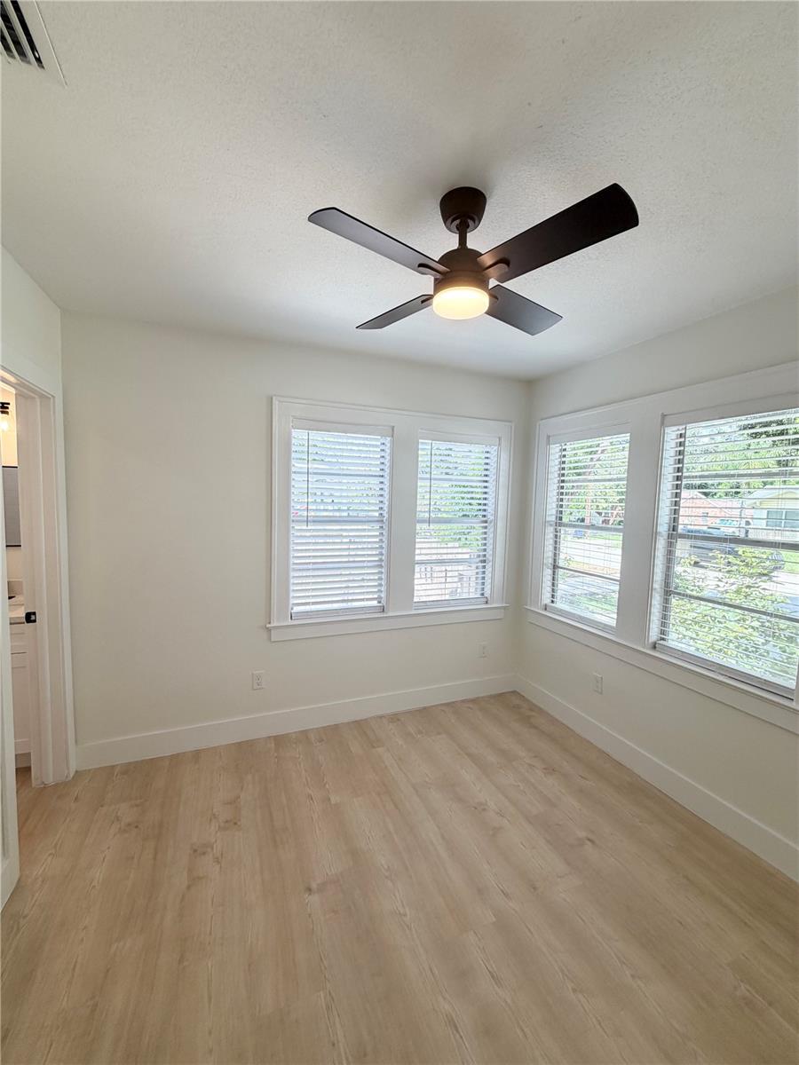 104 W Lambright St Property Photo 8