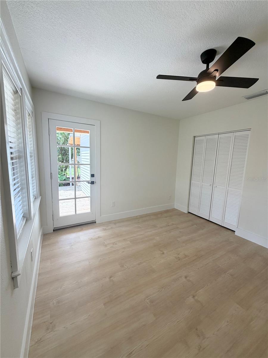 104 W Lambright St Property Photo 17