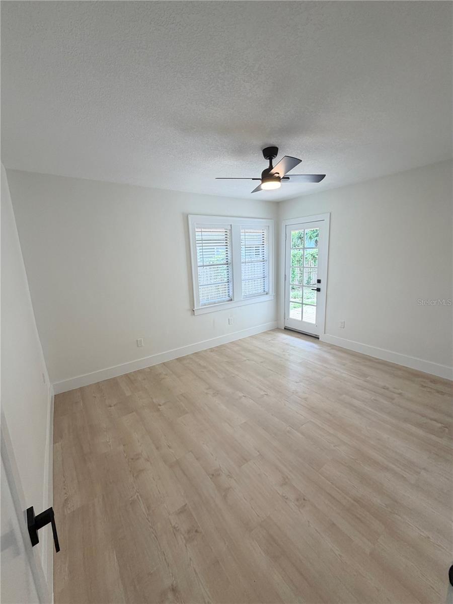 104 W Lambright St Property Photo 18