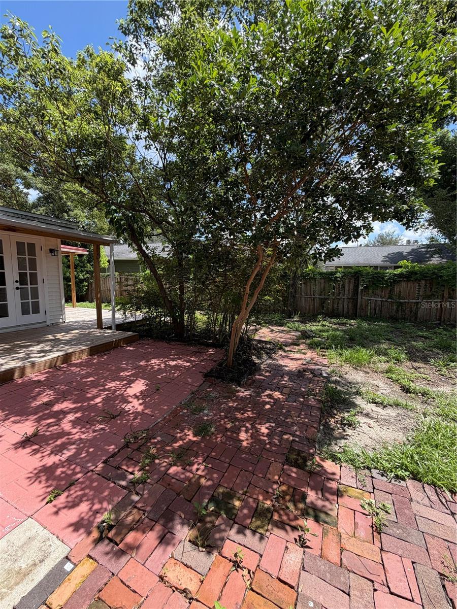 104 W Lambright St Property Photo 33