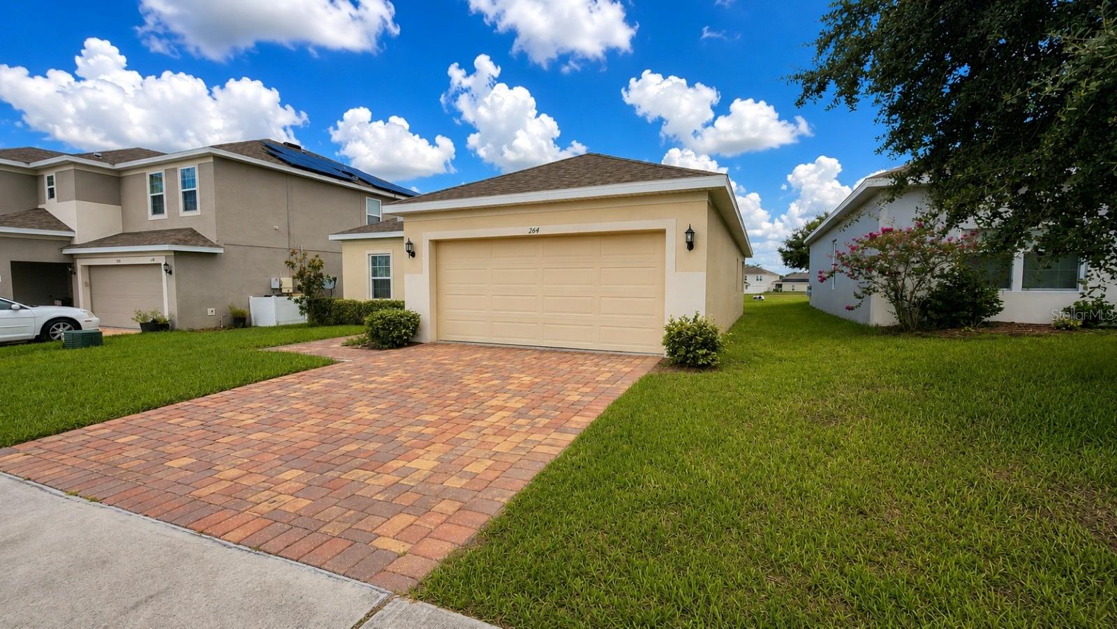 264 Golden Sands Cir Property Photo 3
