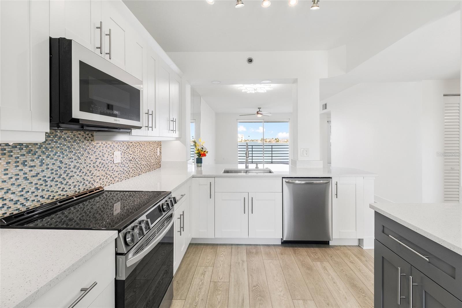 7922 Sailboat Key Blvd S #206 Property Photo 9