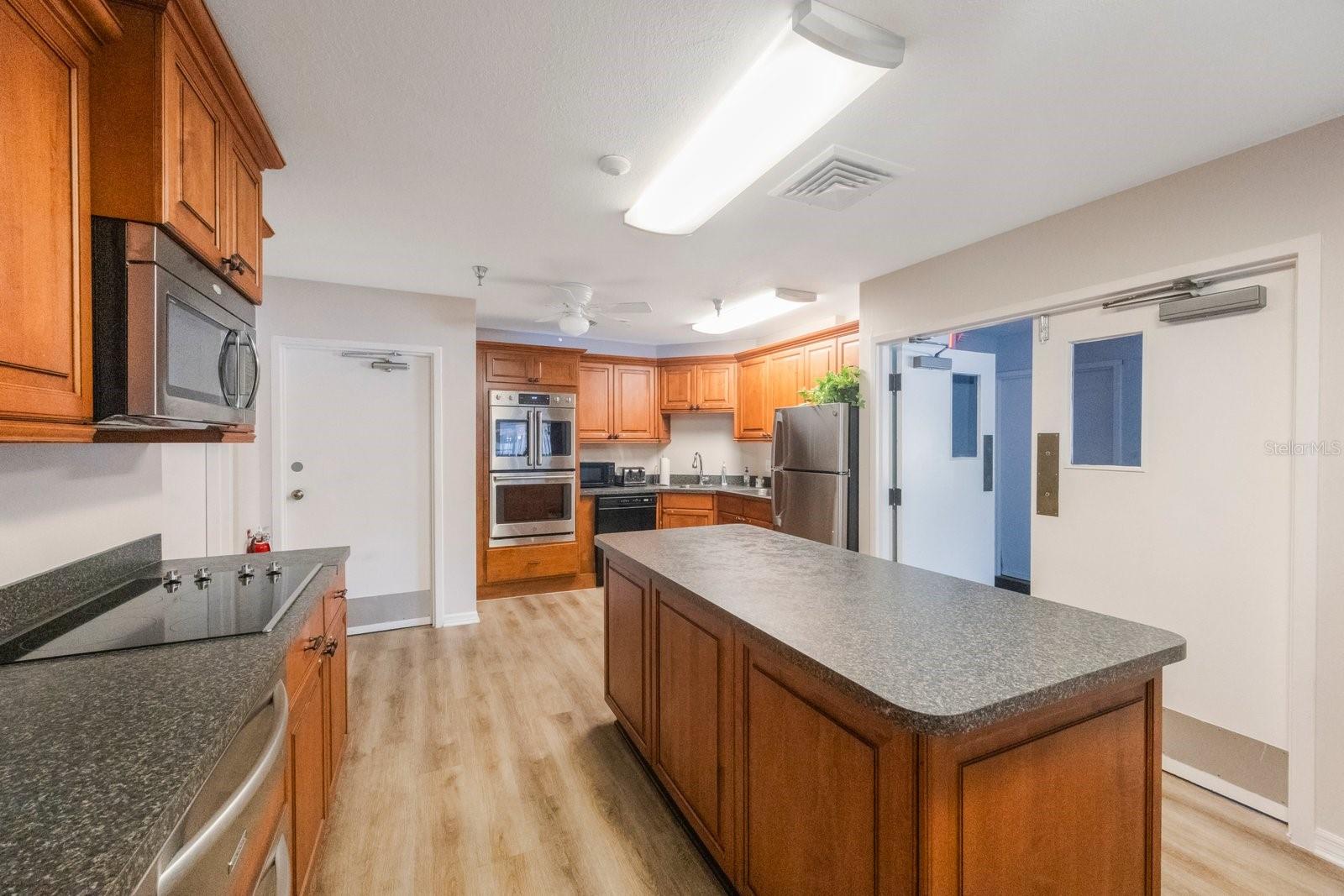 7922 Sailboat Key Blvd S #206 Property Photo 57