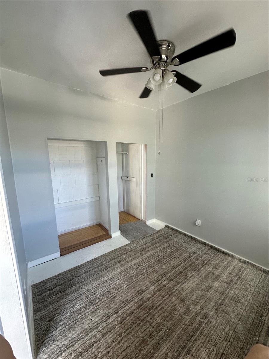 310 Spring Ct #b Property Photo 3