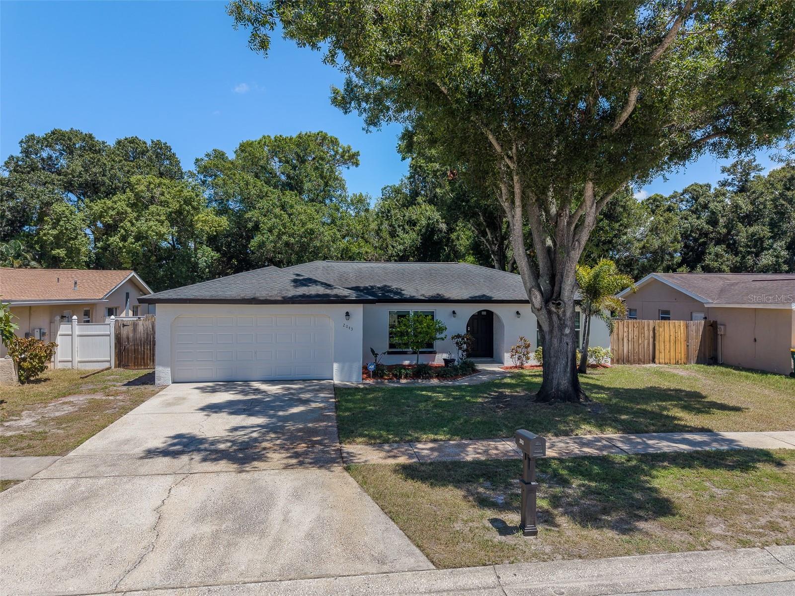 2043 Dodge St Property Photo 44