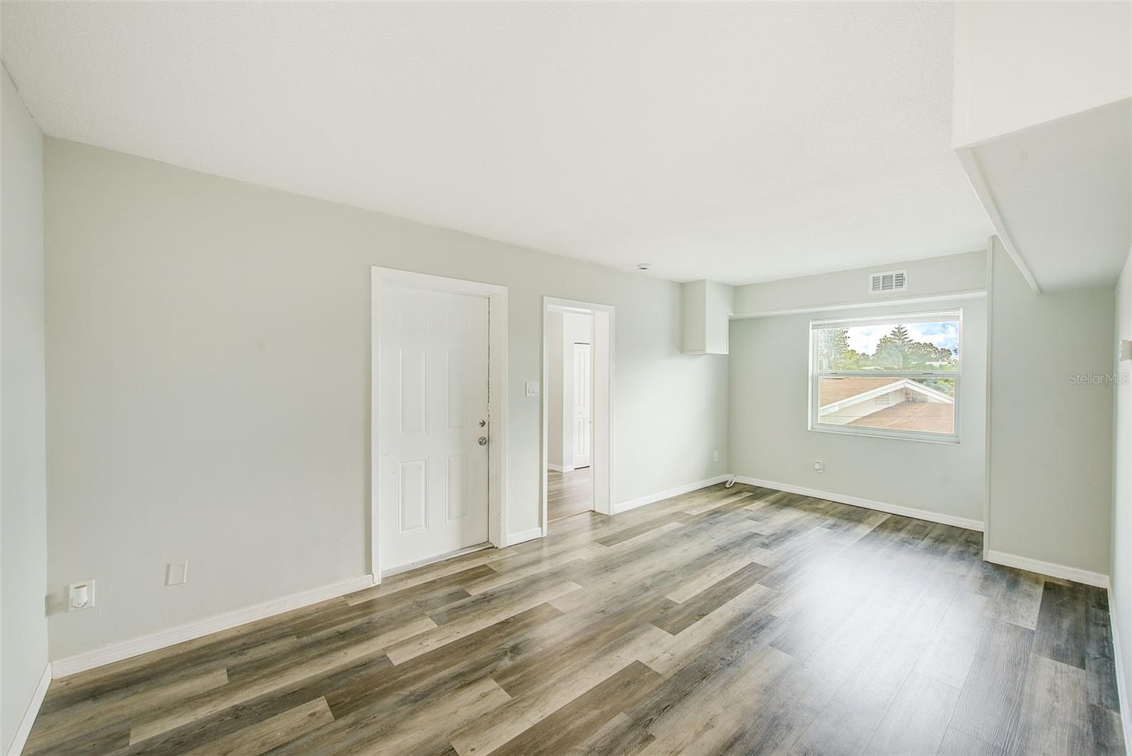 1259 Franklin St Property Photo 2