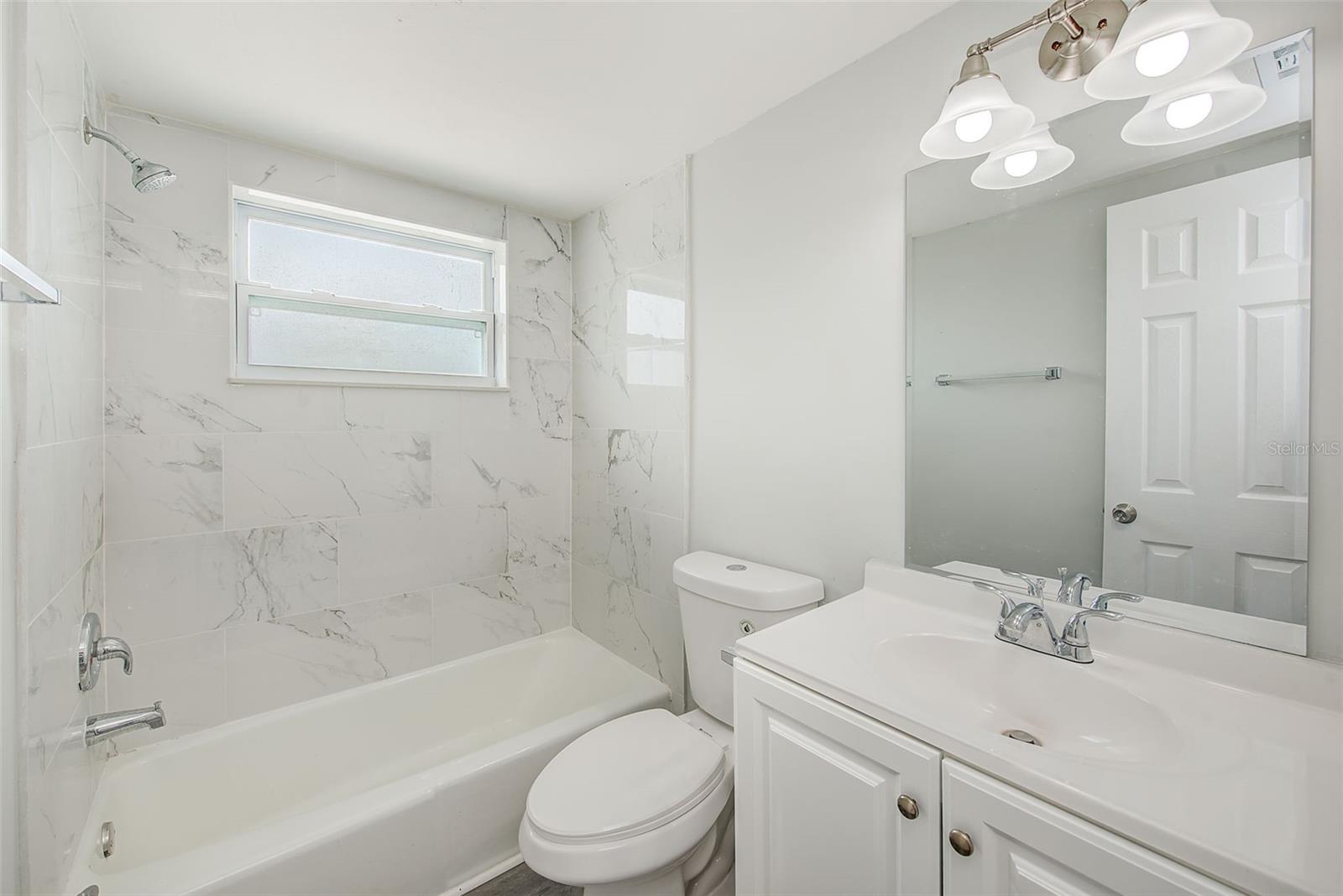 1259 Franklin St Property Photo 14