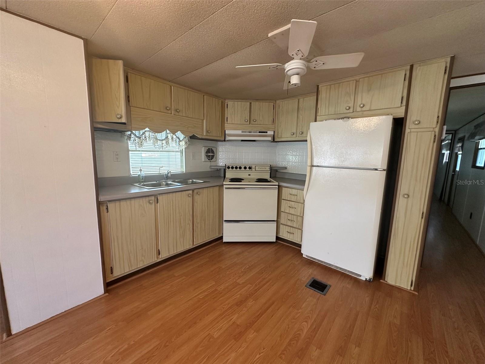 37528 Attica Ave Property Photo 14