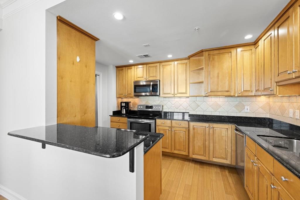 345 Bayshore Blvd #1407 Property Photo 17