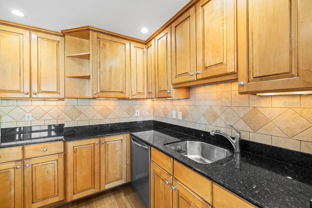 345 Bayshore Blvd #1407 Property Photo 18