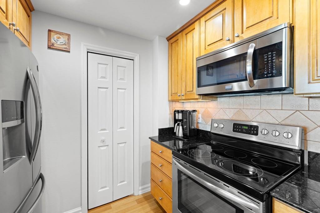 345 Bayshore Blvd #1407 Property Photo 22
