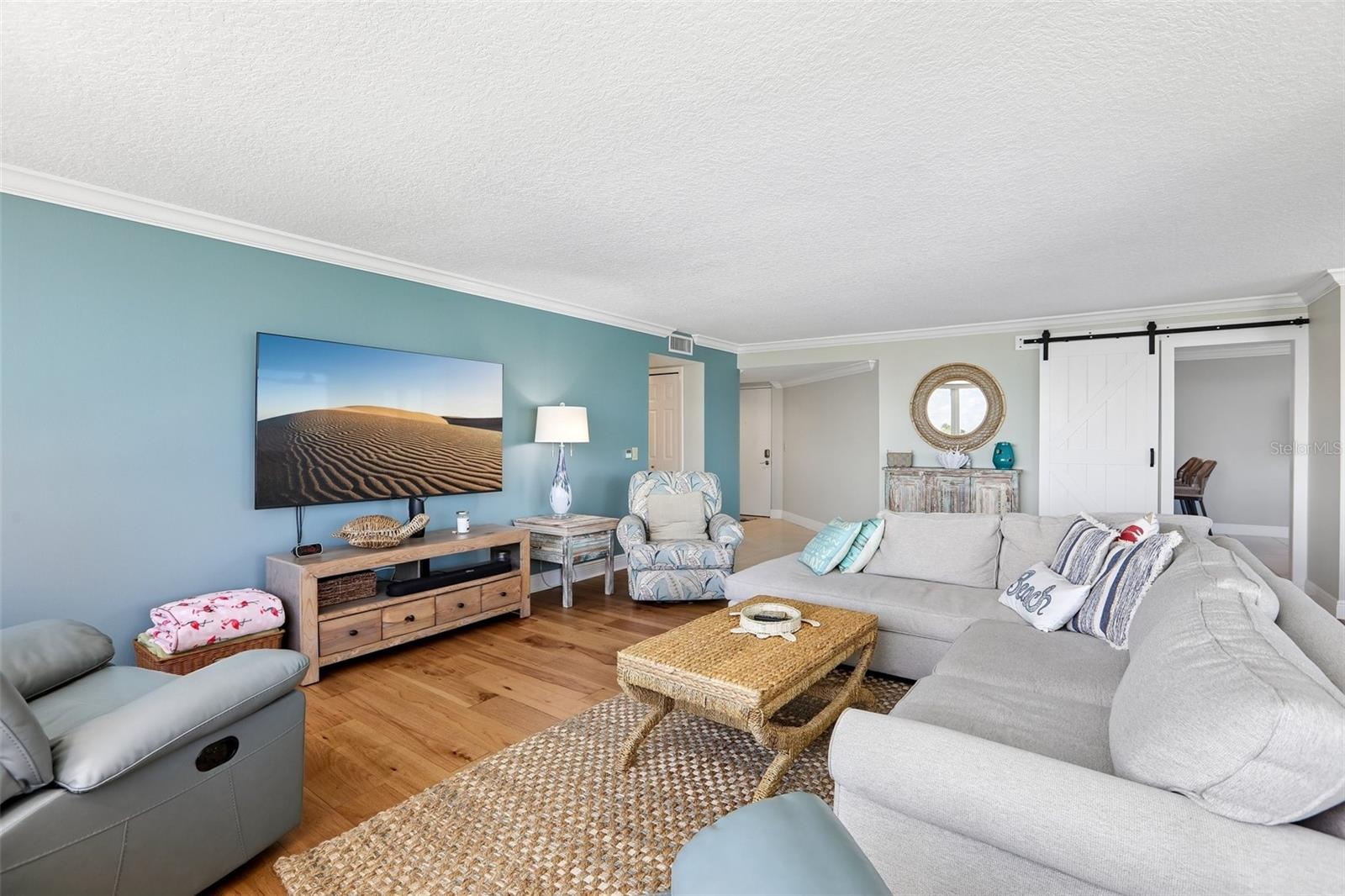 TB8540468 Property Photo 5