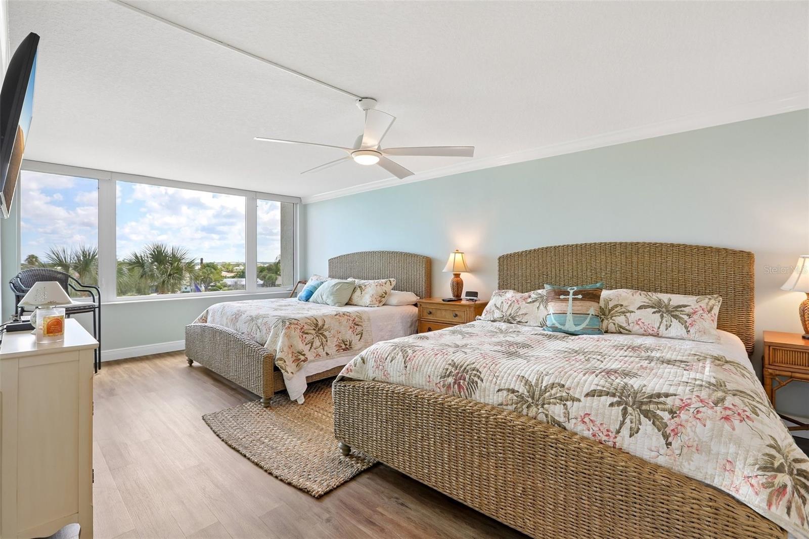 TB8540468 Property Photo 12
