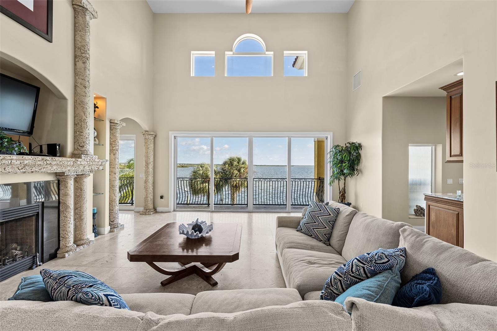 3236 Gulf Winds Cir Property Photo 5