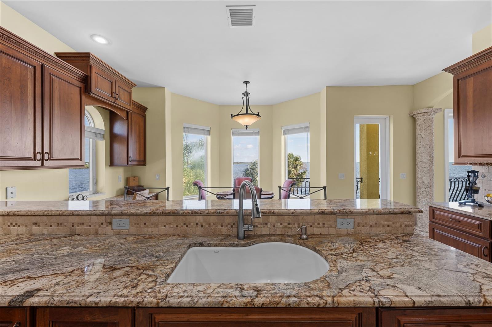 3236 Gulf Winds Cir Property Photo 14