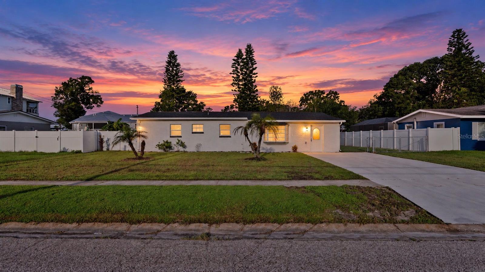 310 Country Club Dr Property Photo