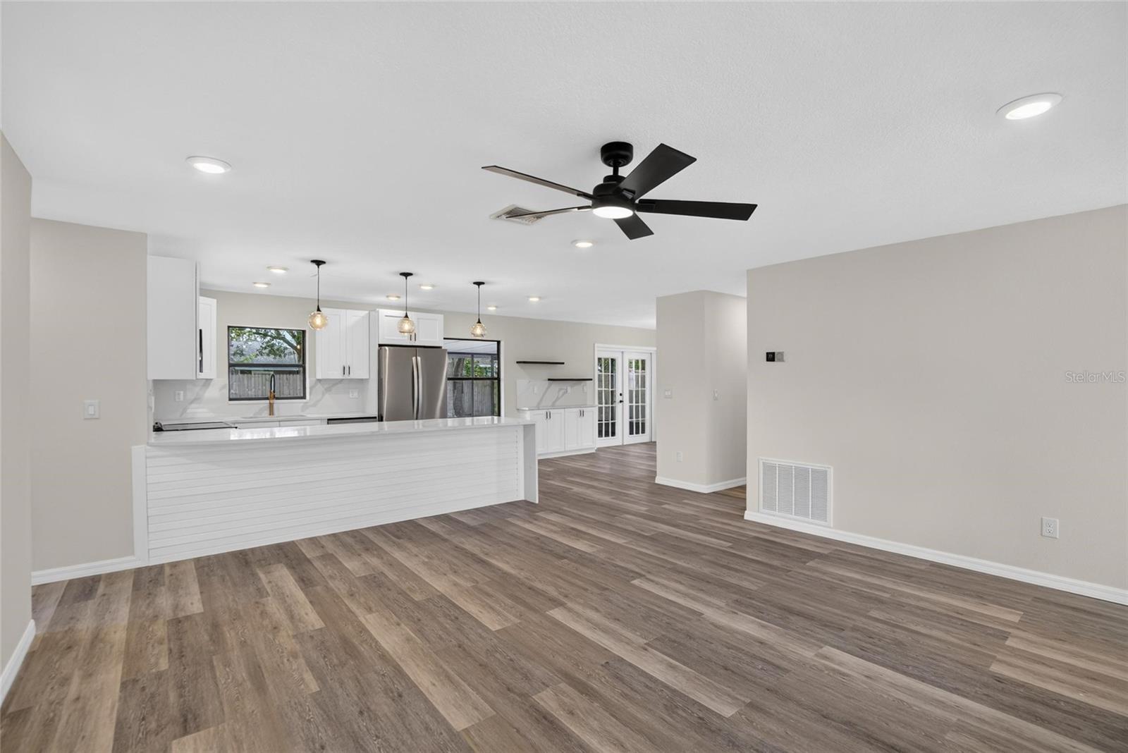 1006 Saxon Ct Property Photo 12