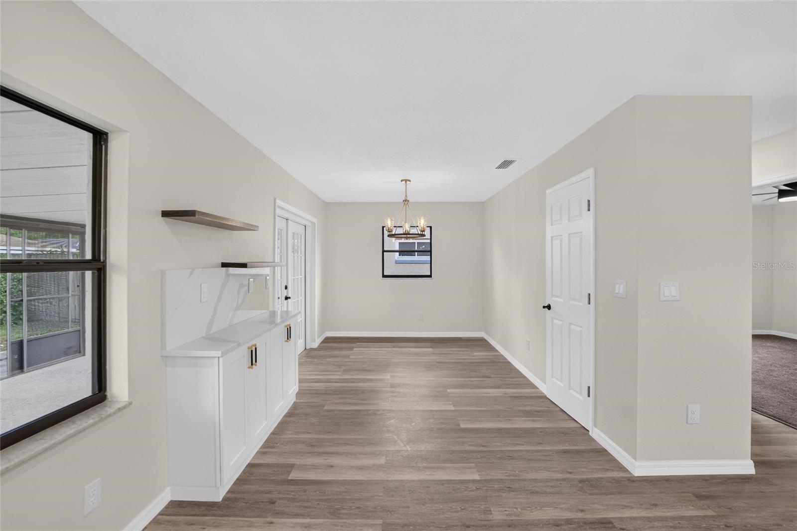 1006 Saxon Ct Property Photo 24