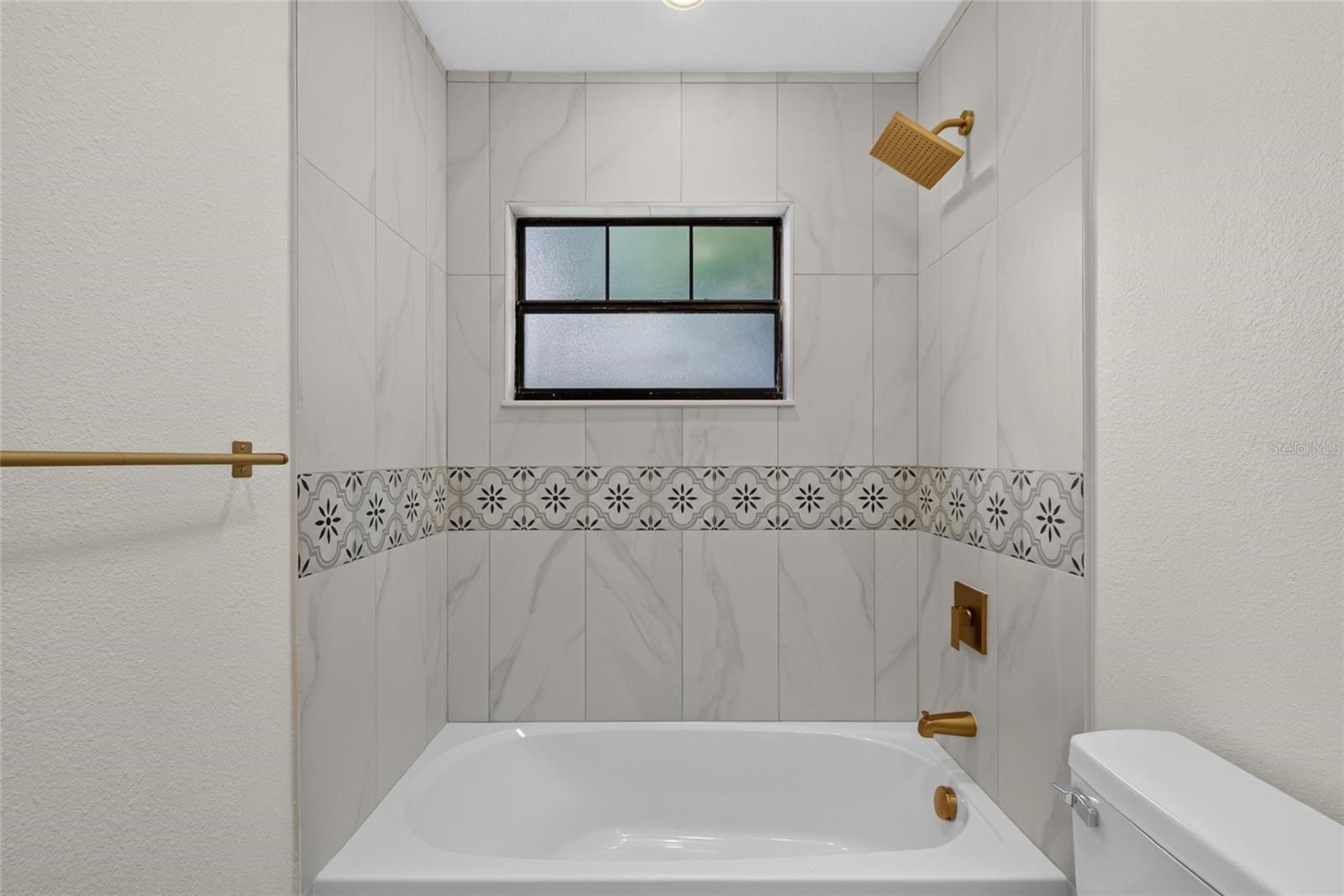 1006 Saxon Ct Property Photo 41