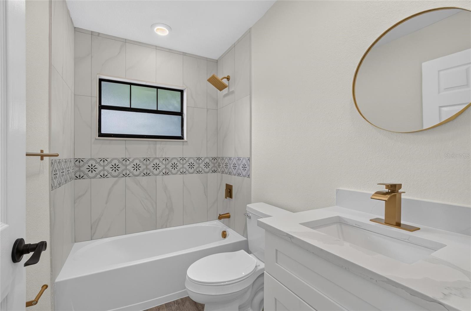 1006 Saxon Ct Property Photo 42