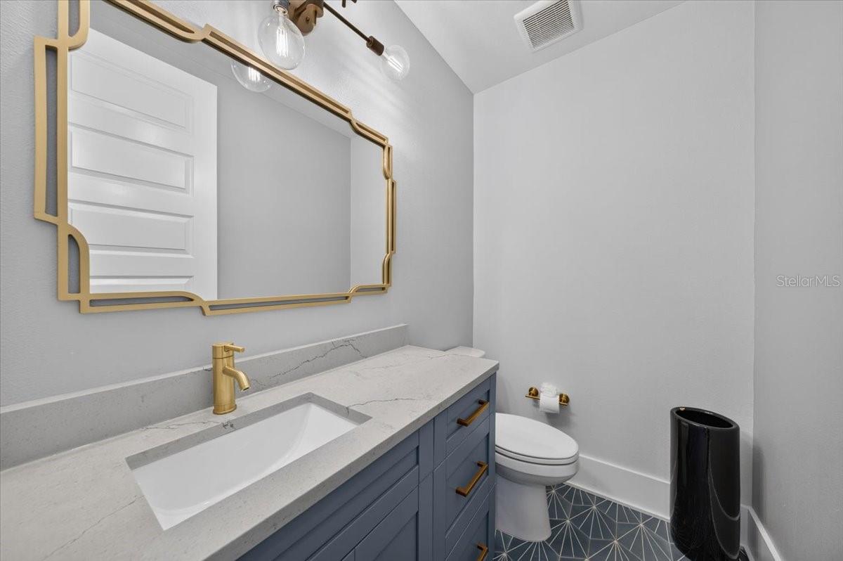 1308 W Plymouth St Property Photo 46