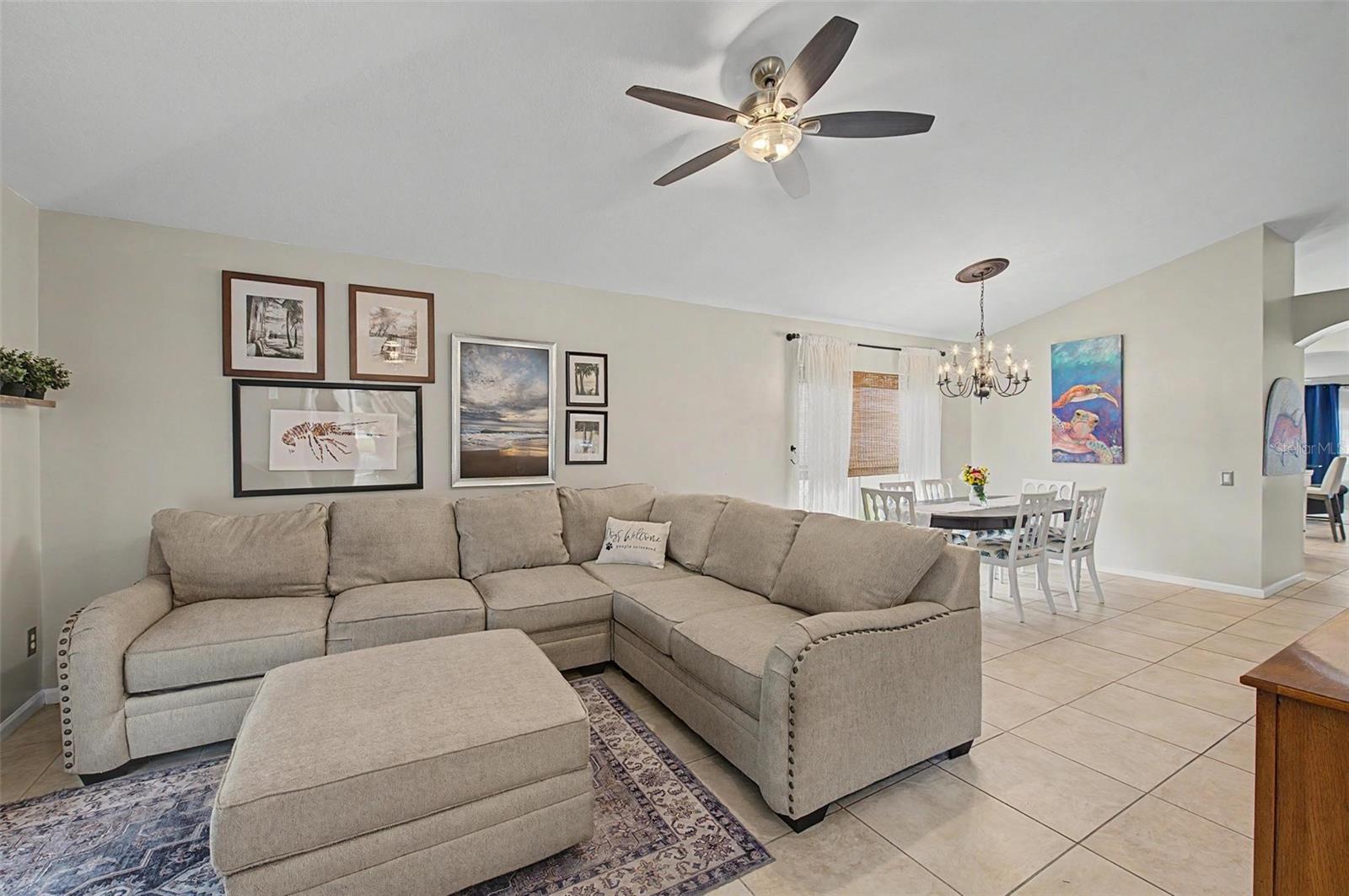 2022 Samantha Ln Property Photo 7