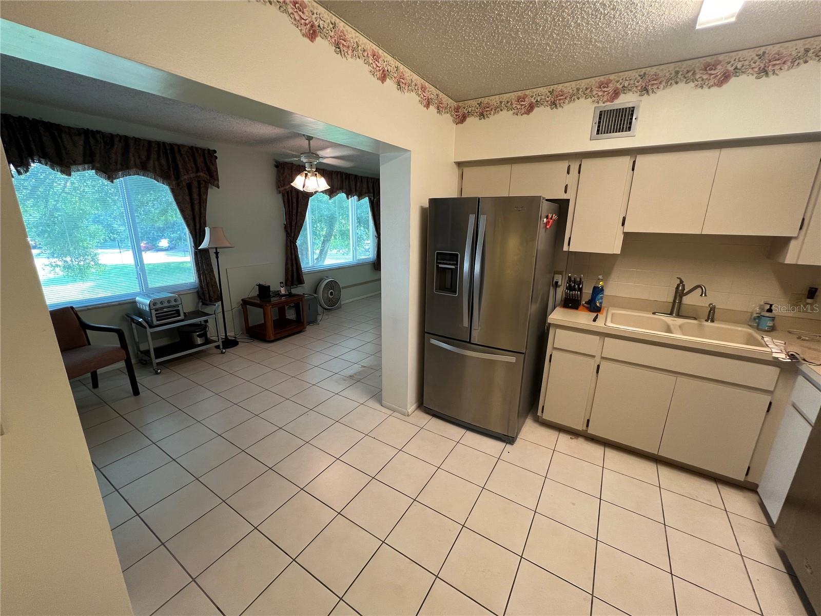 2361 Ecuadorian Way #33 Property Photo 13