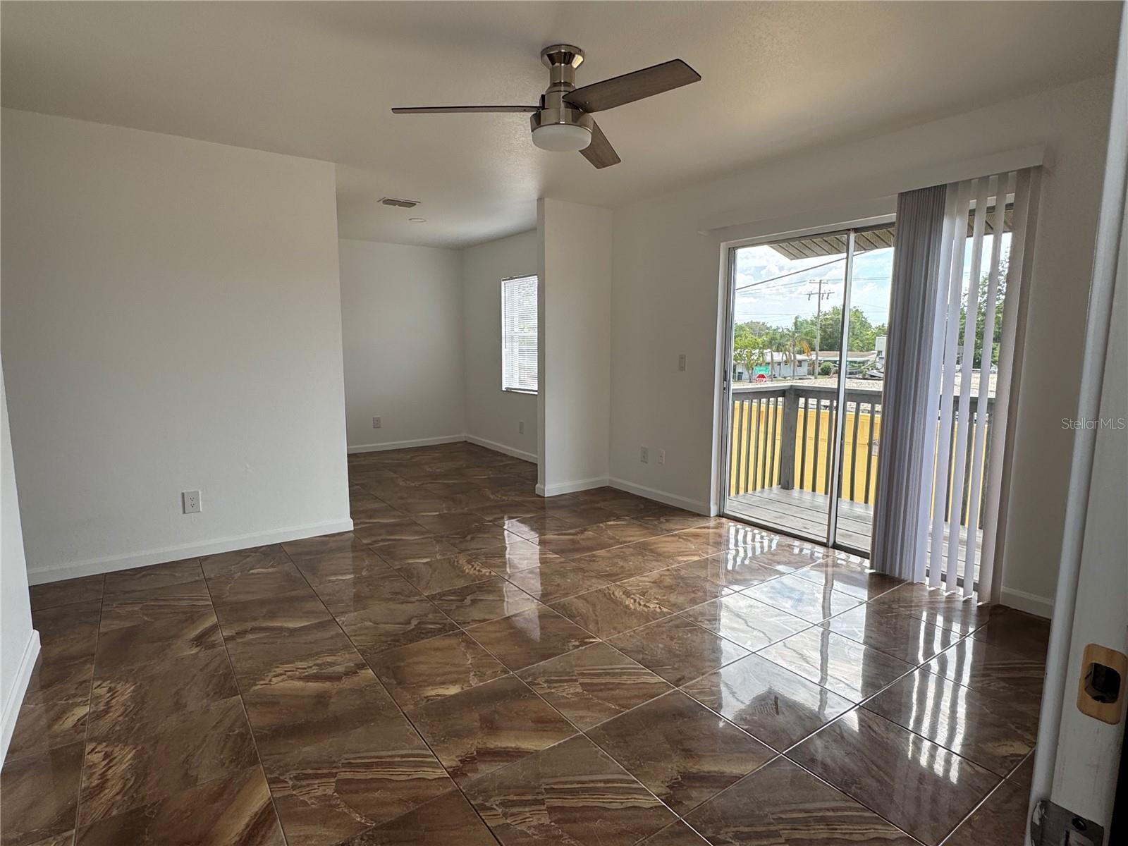5608 S Manhattan Ave #a Property Photo 3