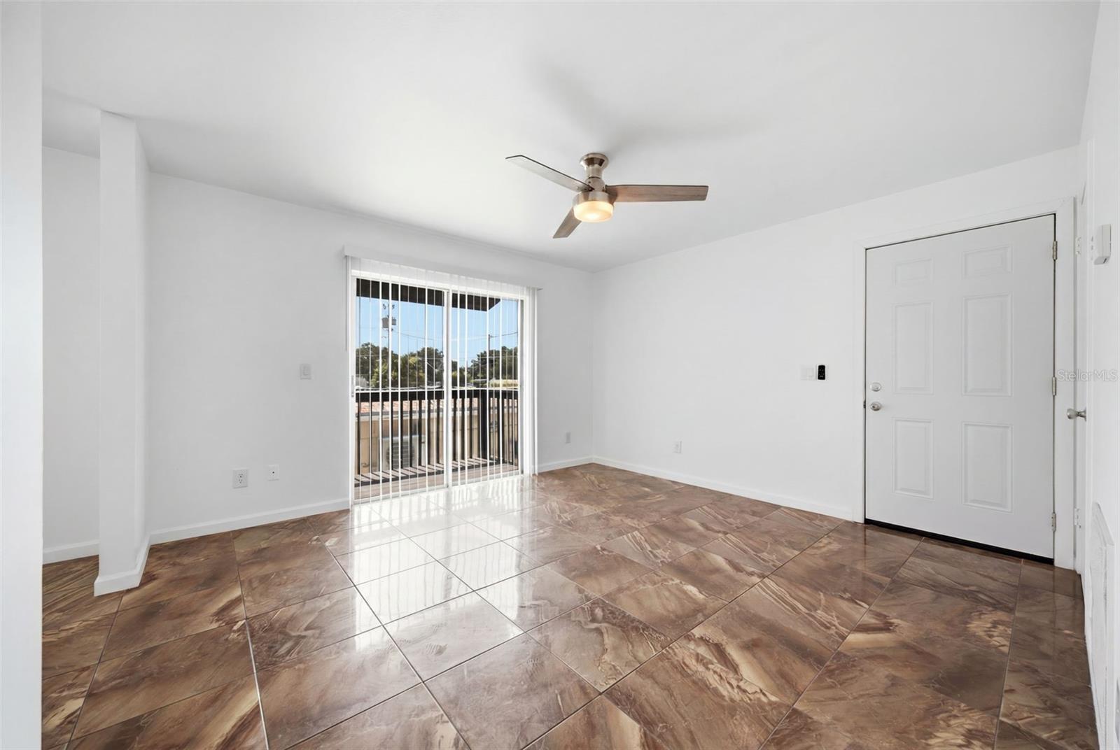 5608 S Manhattan Ave #a Property Photo 6