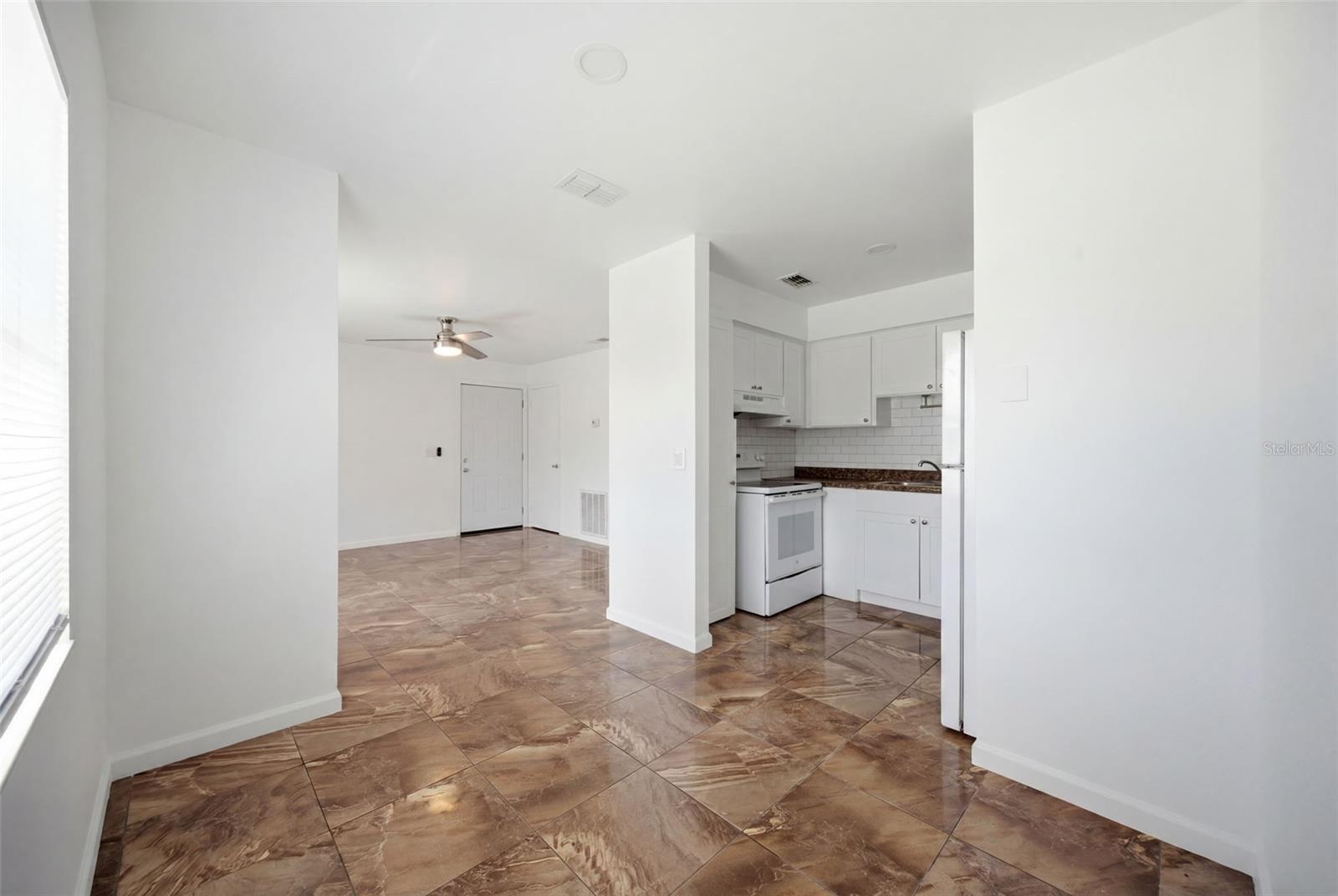 5608 S Manhattan Ave #a Property Photo 12